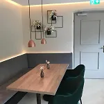Отель Und Frech