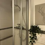Und Frech Hotel