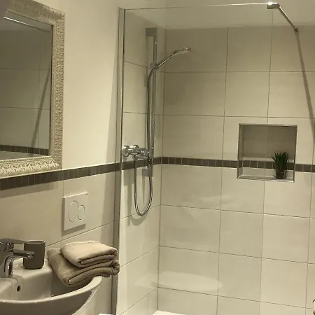 Hotel Und Frech