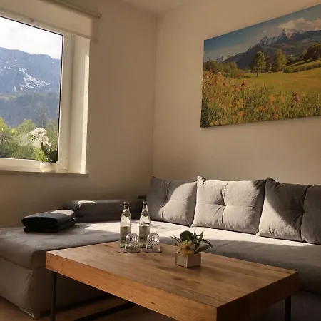 Und Frech Hotel