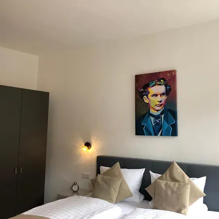 Und Frech Hotel