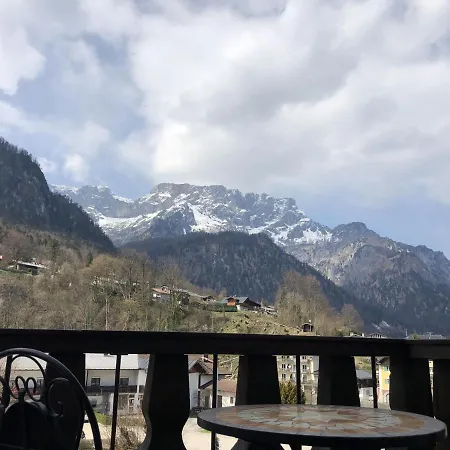 Hotel Und Frech *