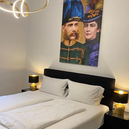 Otel Und Frech
