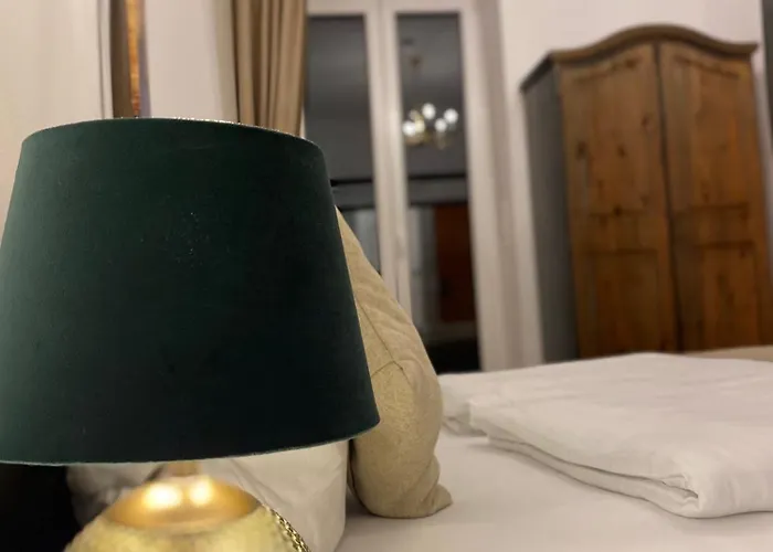 Und Frech Hotel
